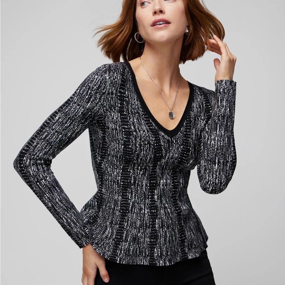 White House Black Market Black and White V-Neck Textured Long-Sleeve Top